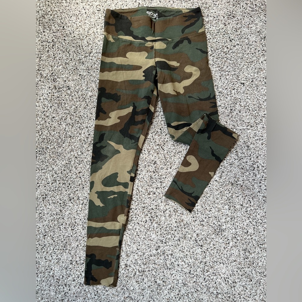 Aritzia - TNA Camo Yoga Pants